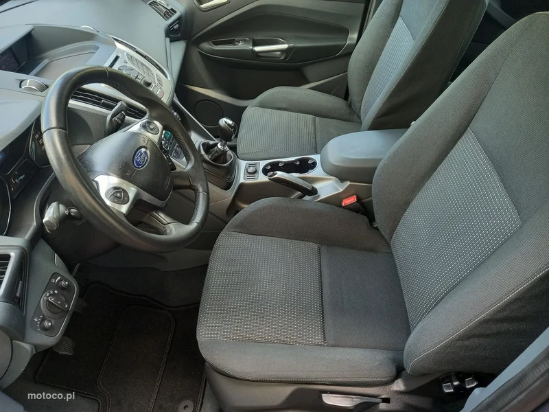 Ford C-Max II 28