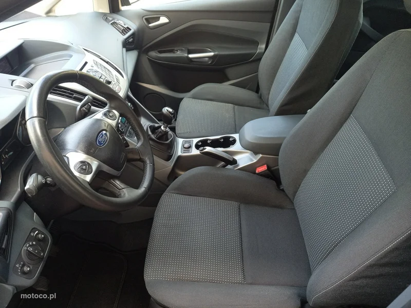 Ford C-Max II 29