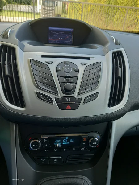 Ford C-Max II 34