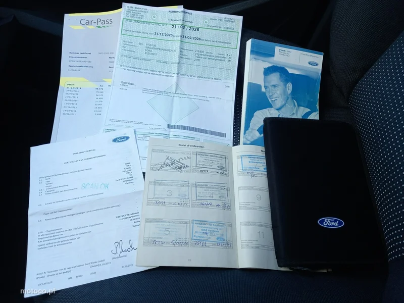 Ford C-Max II 40