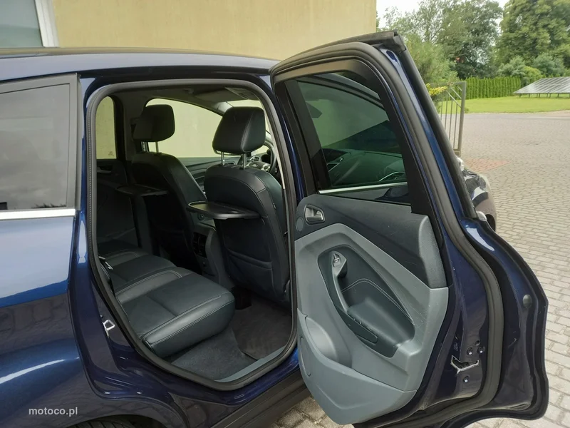 Ford C-Max II 20