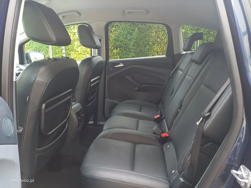 Ford C-Max II 22