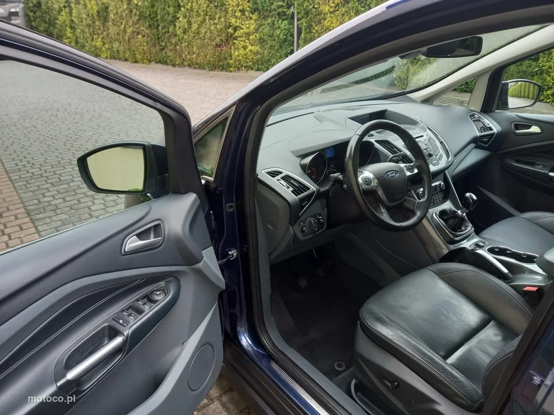 Ford C-Max II 24