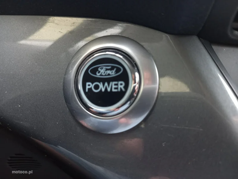 Ford C-Max II 35