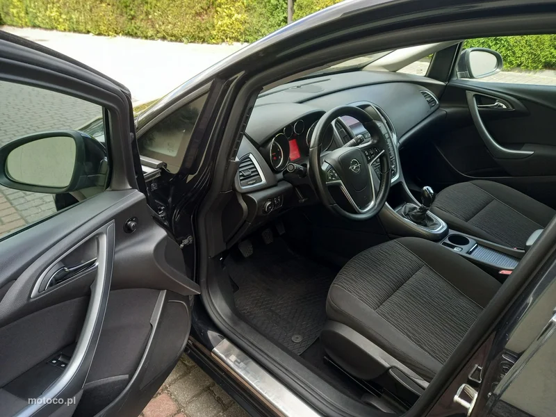 Opel Astra J 24