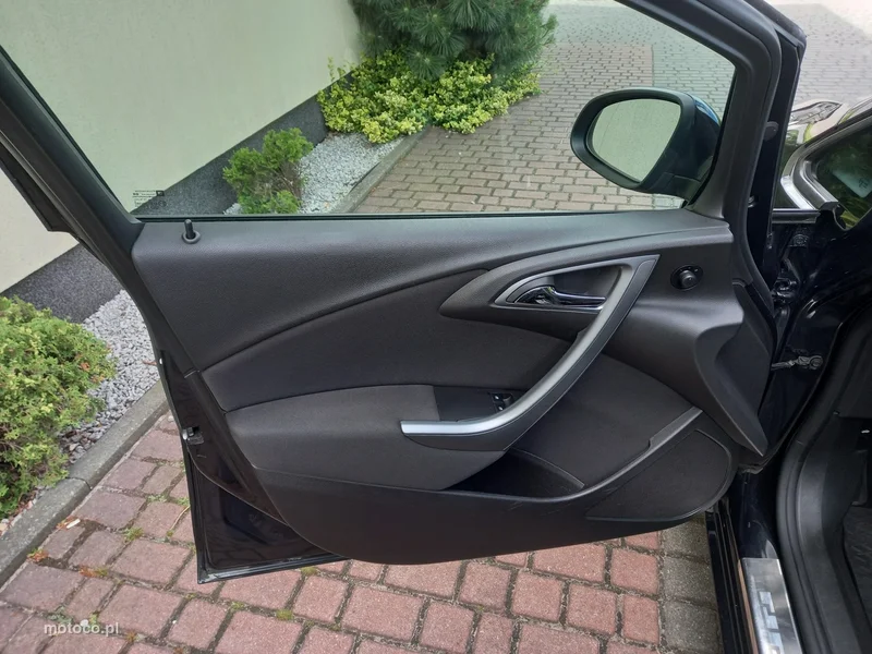 Opel Astra J 25