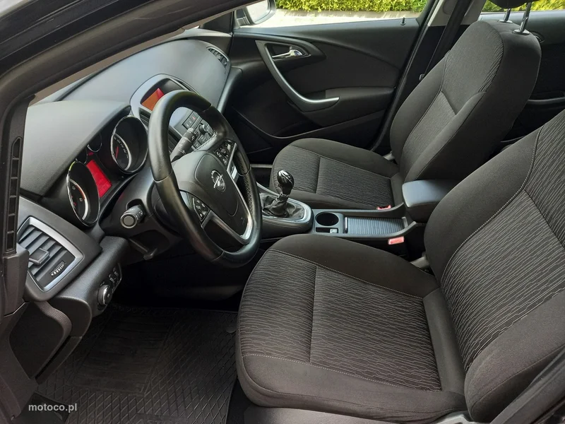 Opel Astra J 26