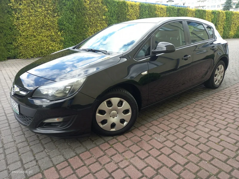 Opel Astra J 4