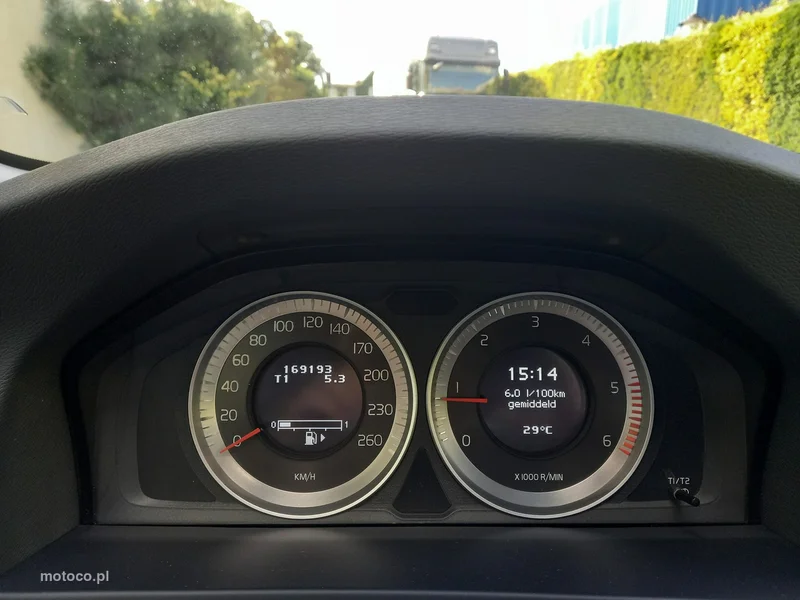 Volvo S60 33