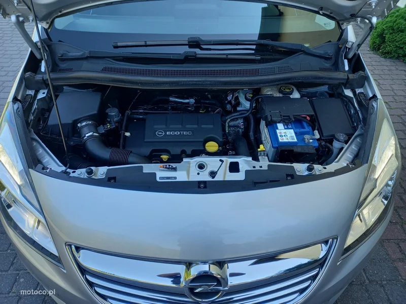 Opel Meriva B 14