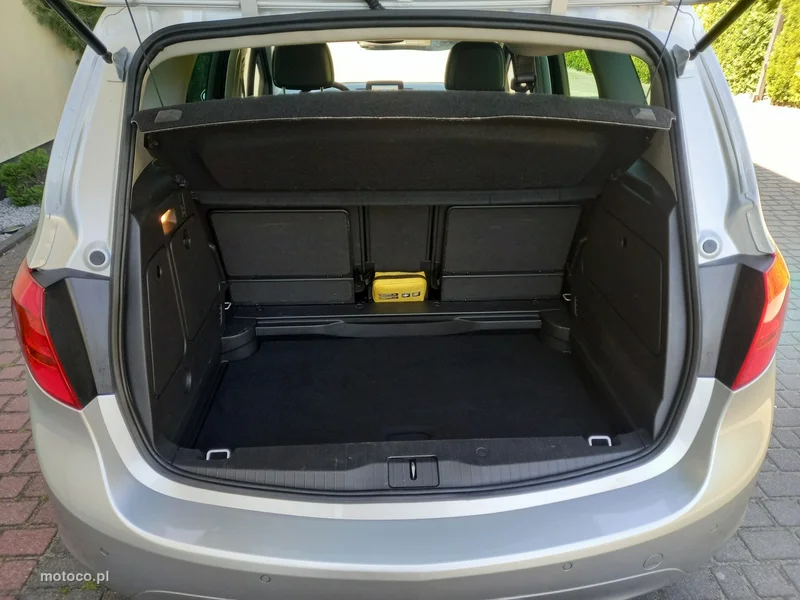 Opel Meriva B 17