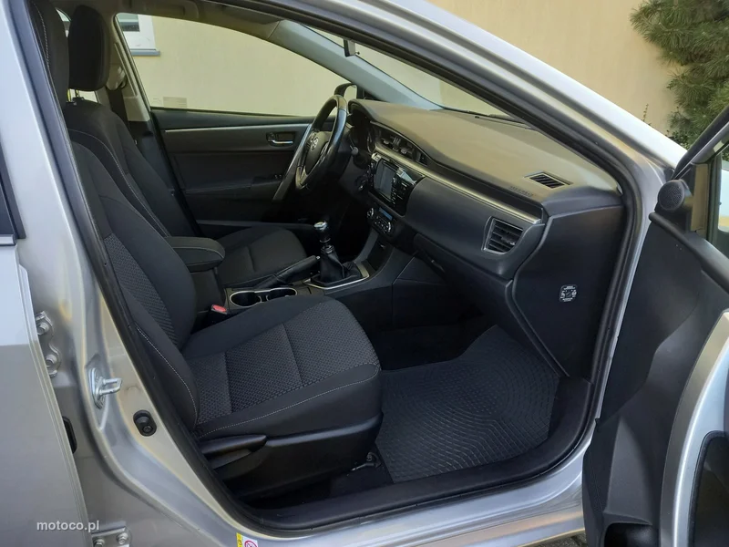 Toyota Corolla E160/E170 19