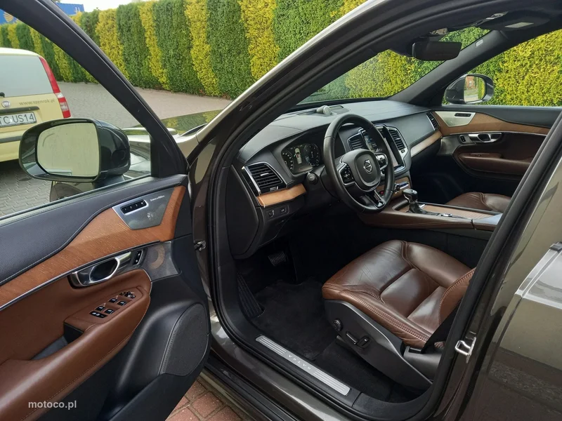 Volvo XC 90 25