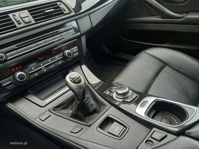 BMW Seria 5 F10 520 27