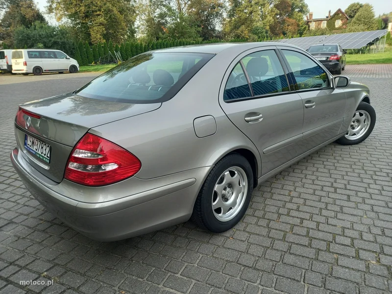 Mercedes-Benz Klasa E W211 E 220 3