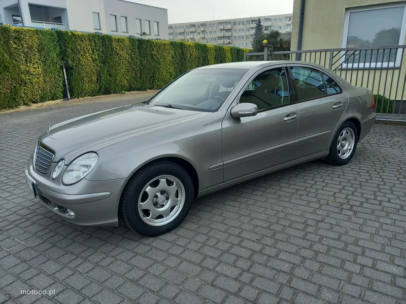 Mercedes-Benz Klasa E W211 E 220 10