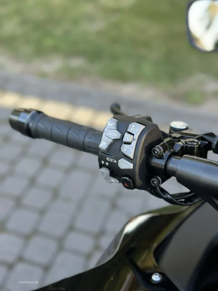 Kawasaki Ninja 1000 SX 20
