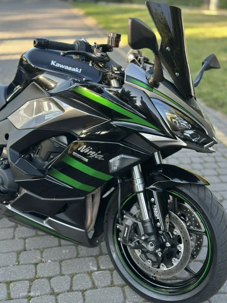 Kawasaki Ninja 1000 SX 24