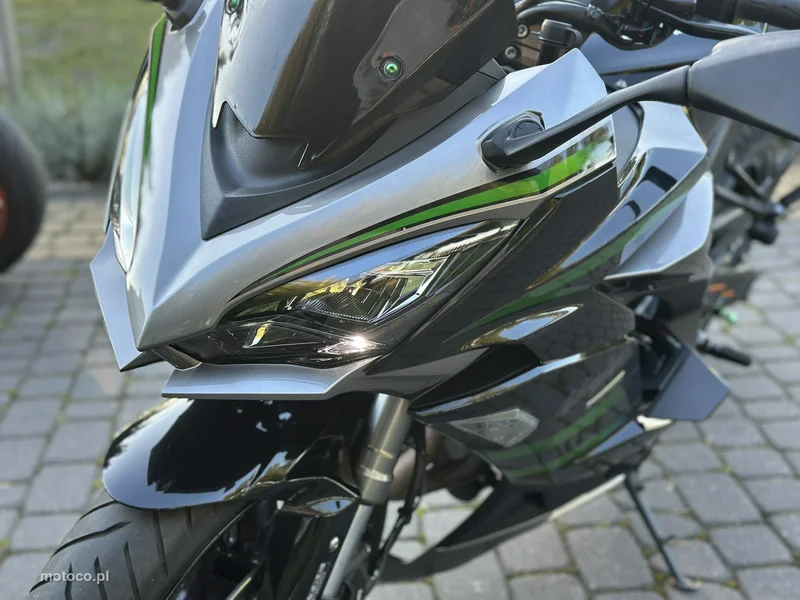 Kawasaki Ninja 1000 SX 27