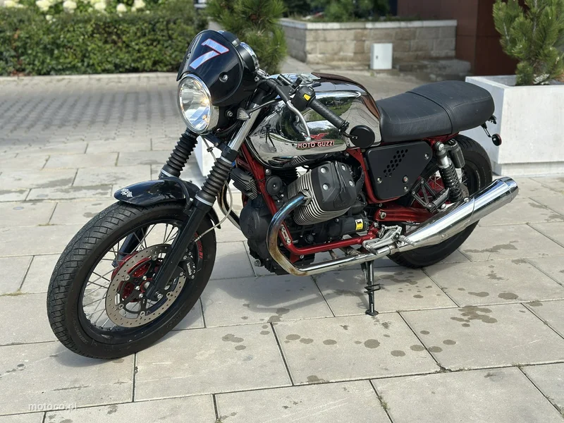 Moto Guzzi V7 7