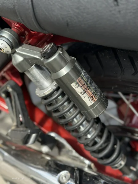 Moto Guzzi V7 9