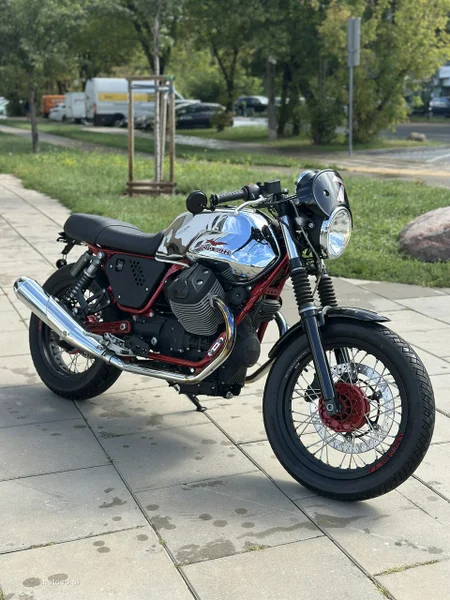 Moto Guzzi V7 2
