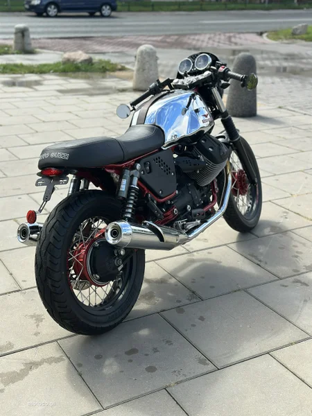 Moto Guzzi V7 4