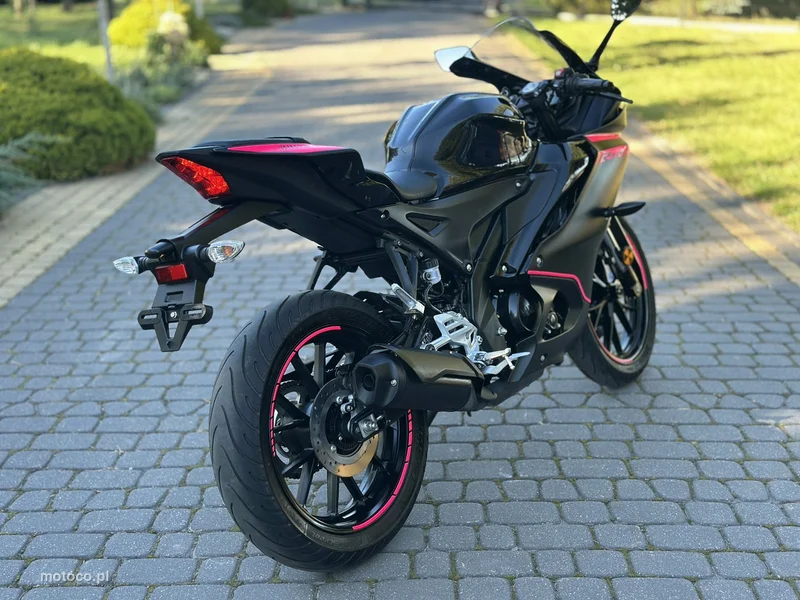 Yamaha R125 4