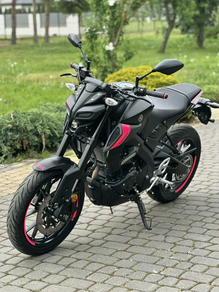 Yamaha MT 7