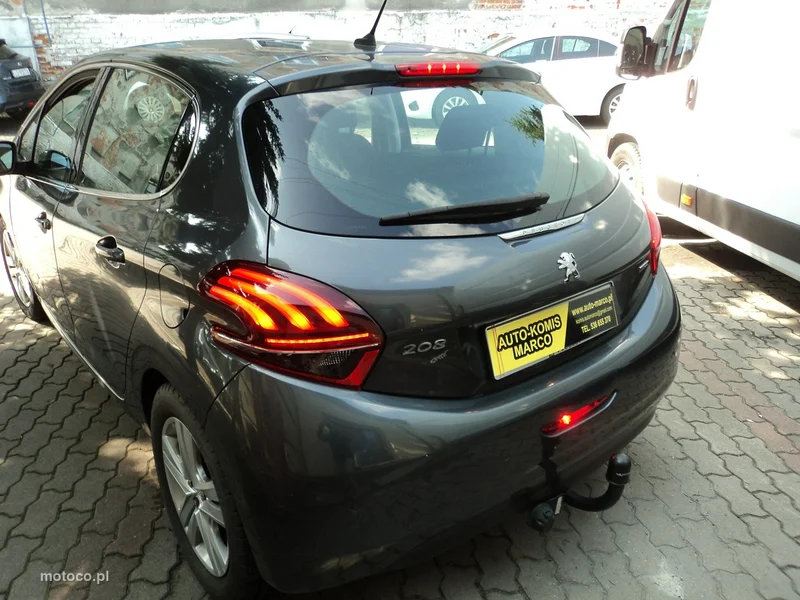 Peugeot 208 5