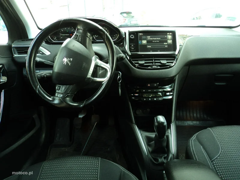 Peugeot 208 9