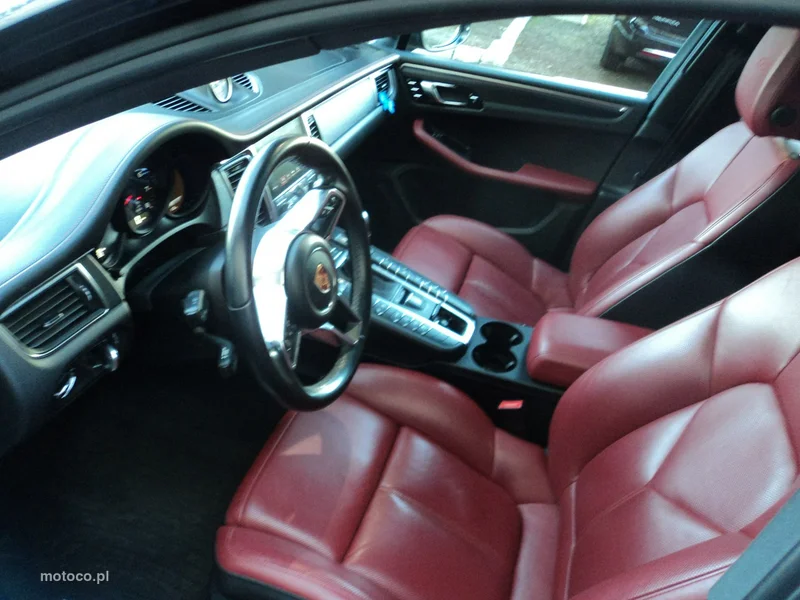 Porsche Macan 95B 18