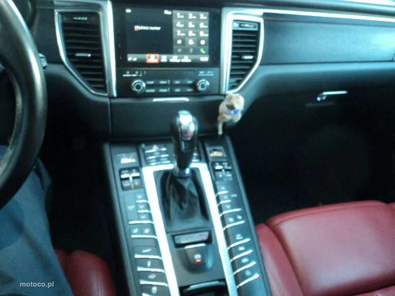 Porsche Macan 95B 23