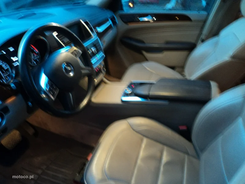 Mercedes-Benz ML W166 ML 350 13