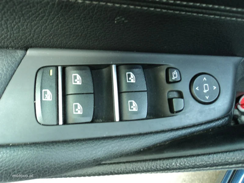 BMW Seria 5 G30 525 11
