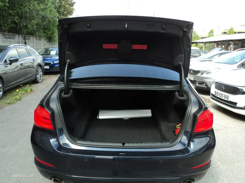 BMW Seria 5 G30 525 7