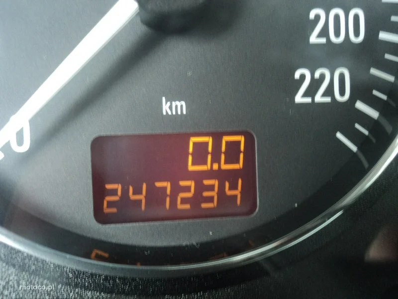 Opel Zafira A 11