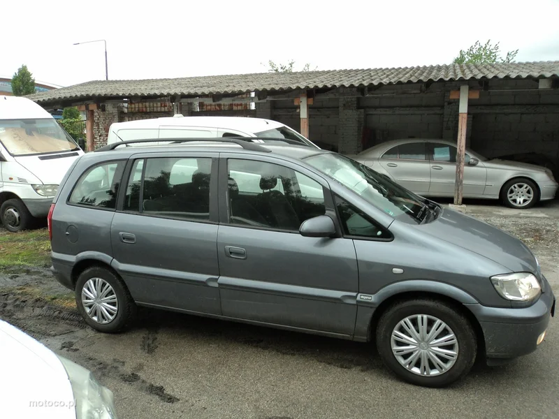 Opel Zafira A 3