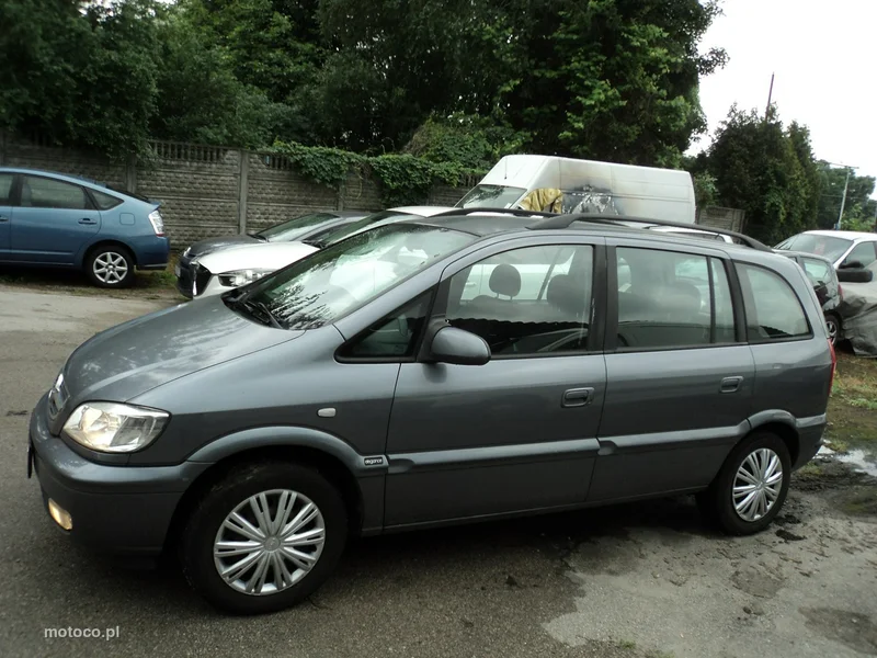 Opel Zafira A 4