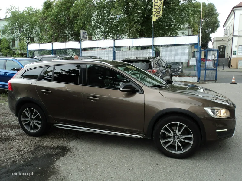 Volvo V60 Cross Country 3