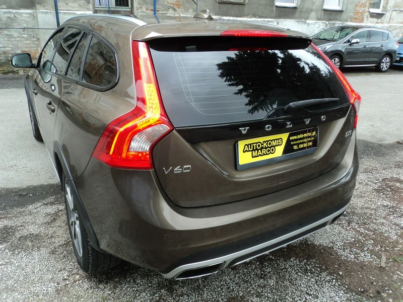 Volvo V60 Cross Country 4