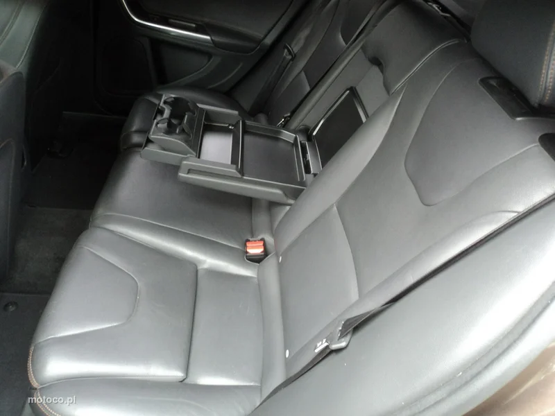 Volvo V60 Cross Country 9