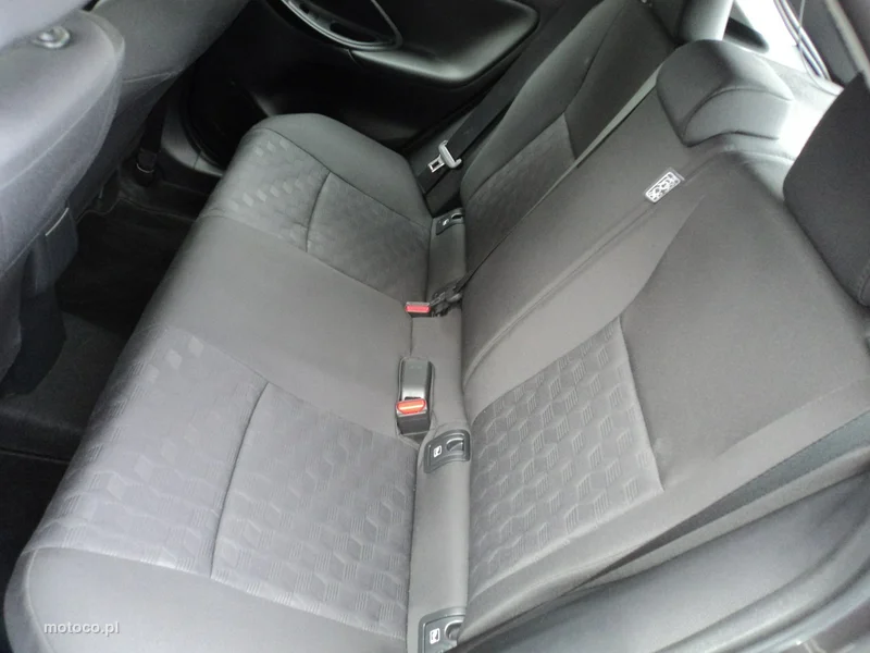 Mazda 2 Hybrid 8