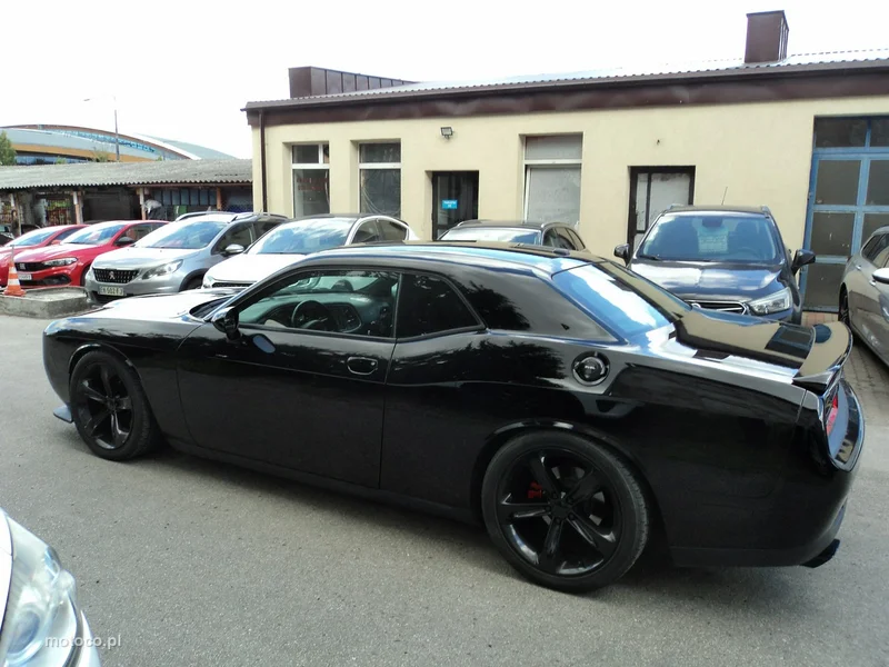 Dodge Challenger 4
