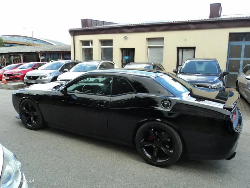 Dodge Challenger 4