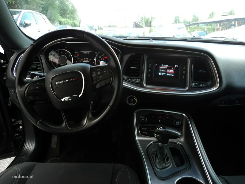 Dodge Challenger 9