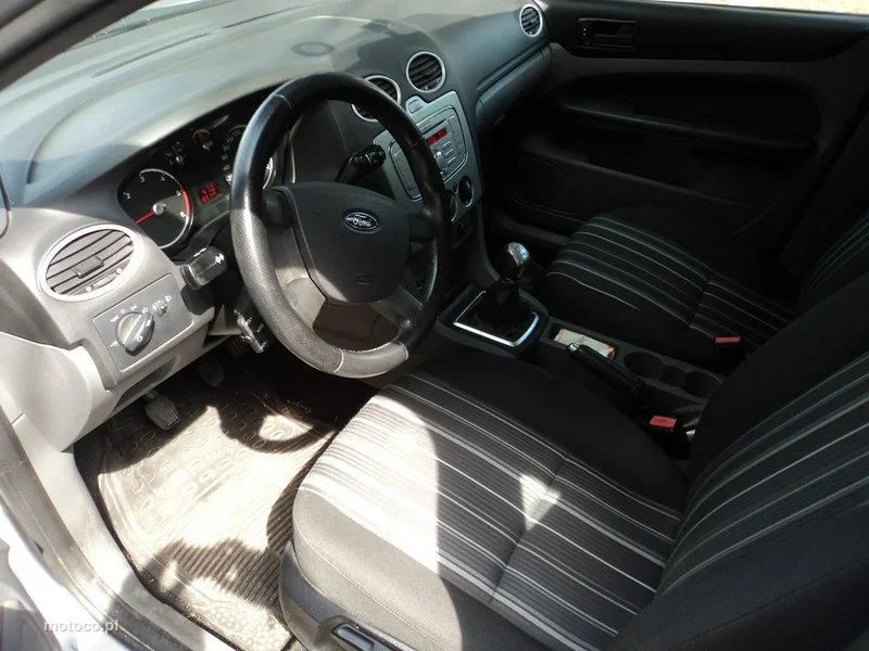 Ford Focus II 10