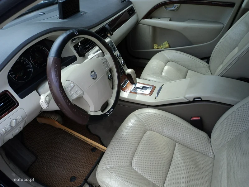 Volvo XC 70 14