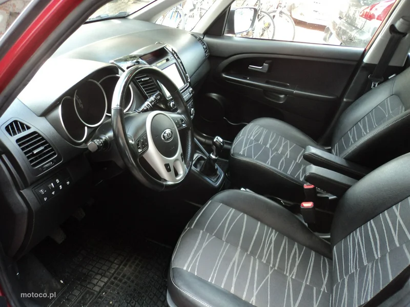 Kia Venga 12