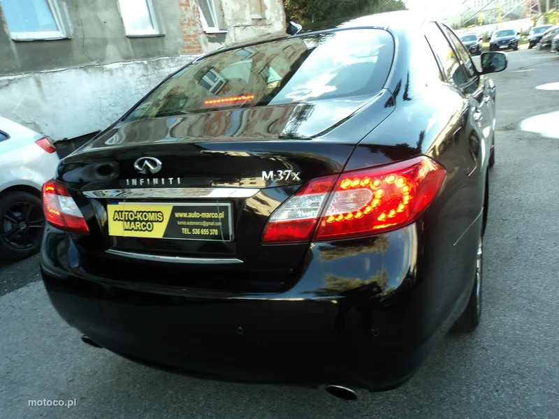 Infiniti M37 6